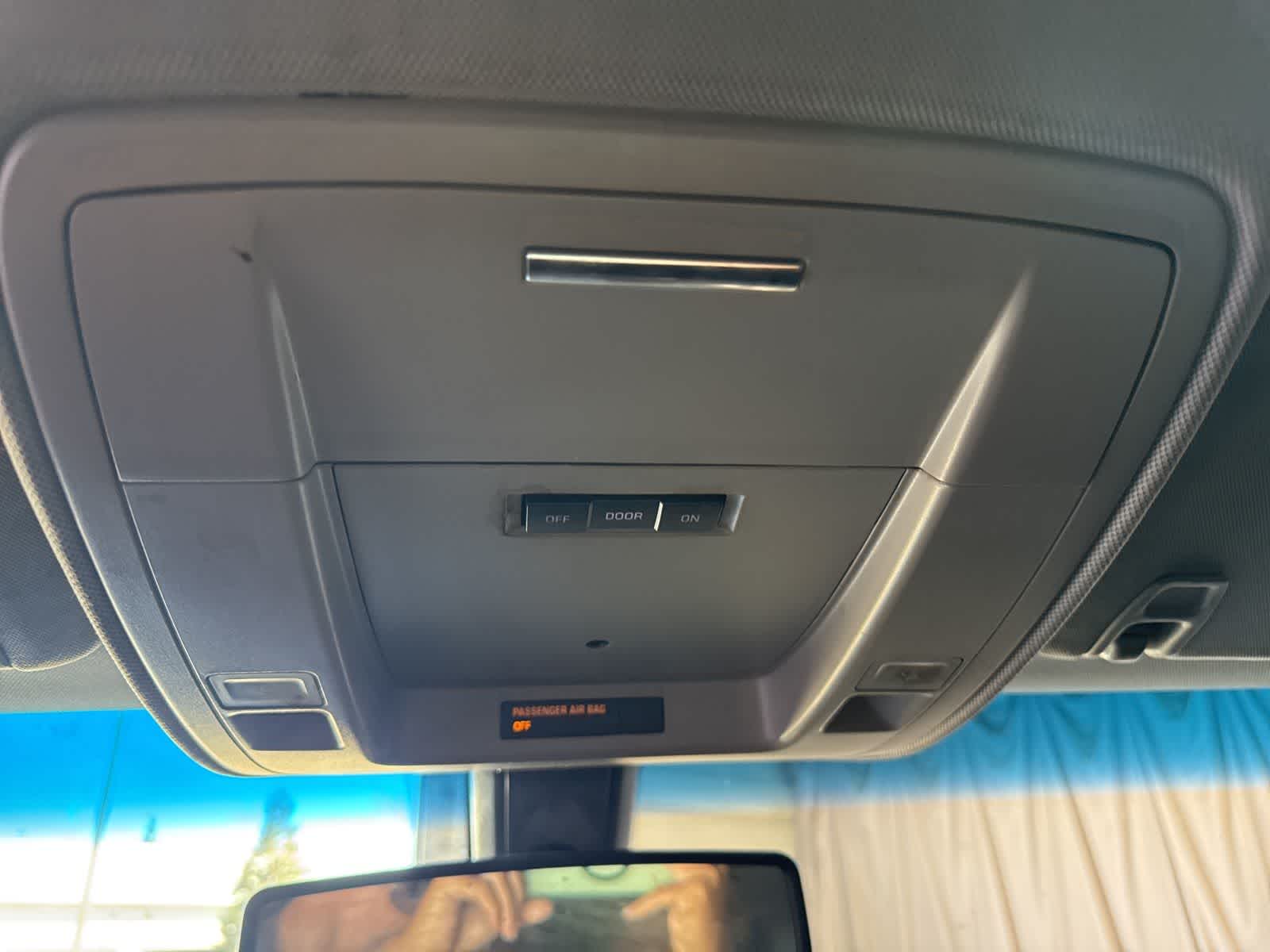 Thumbnail: 2015 Chevrolet Tahoe - 27