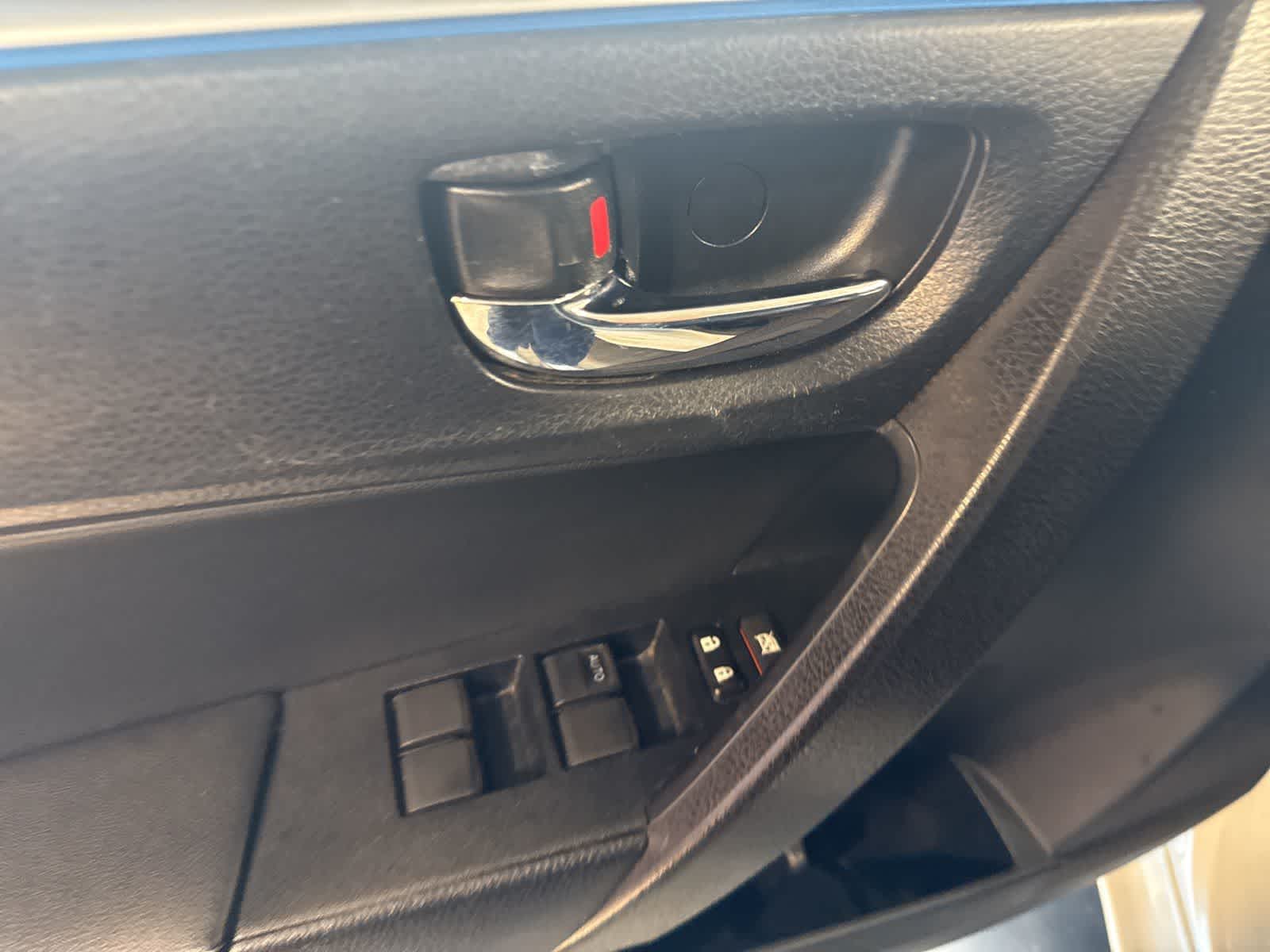 Thumbnail: 2016 Toyota Corolla - 17