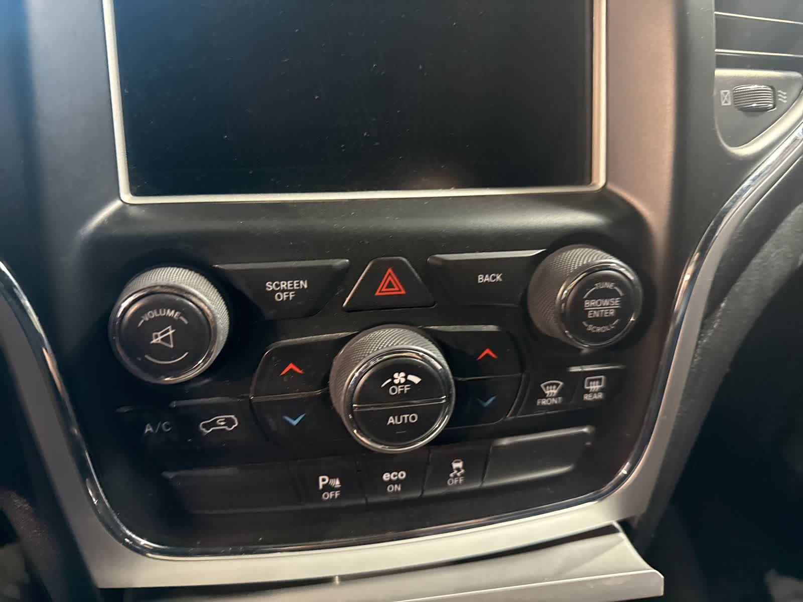 Thumbnail: 2015 Jeep Grand Cherokee - 25