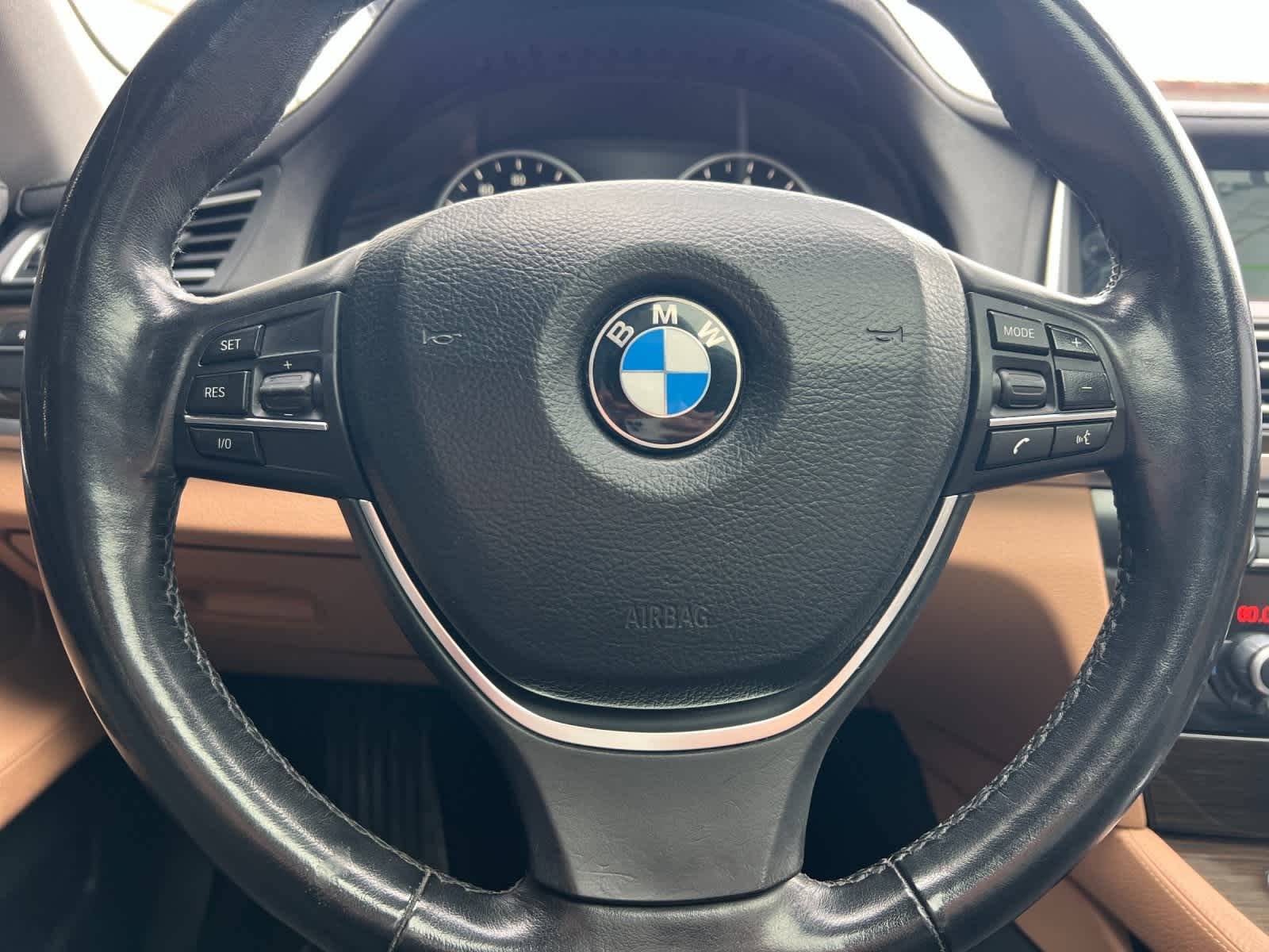 Thumbnail: 2013 BMW 7 Series - 24