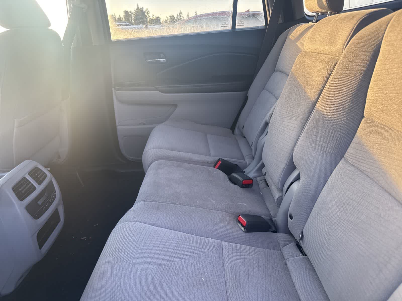 Thumbnail: 2017 Honda Pilot - 16