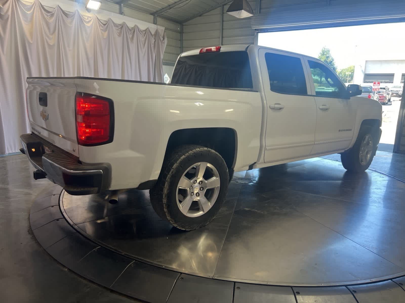 Thumbnail: 2018 Chevrolet Silverado 1500 - 3