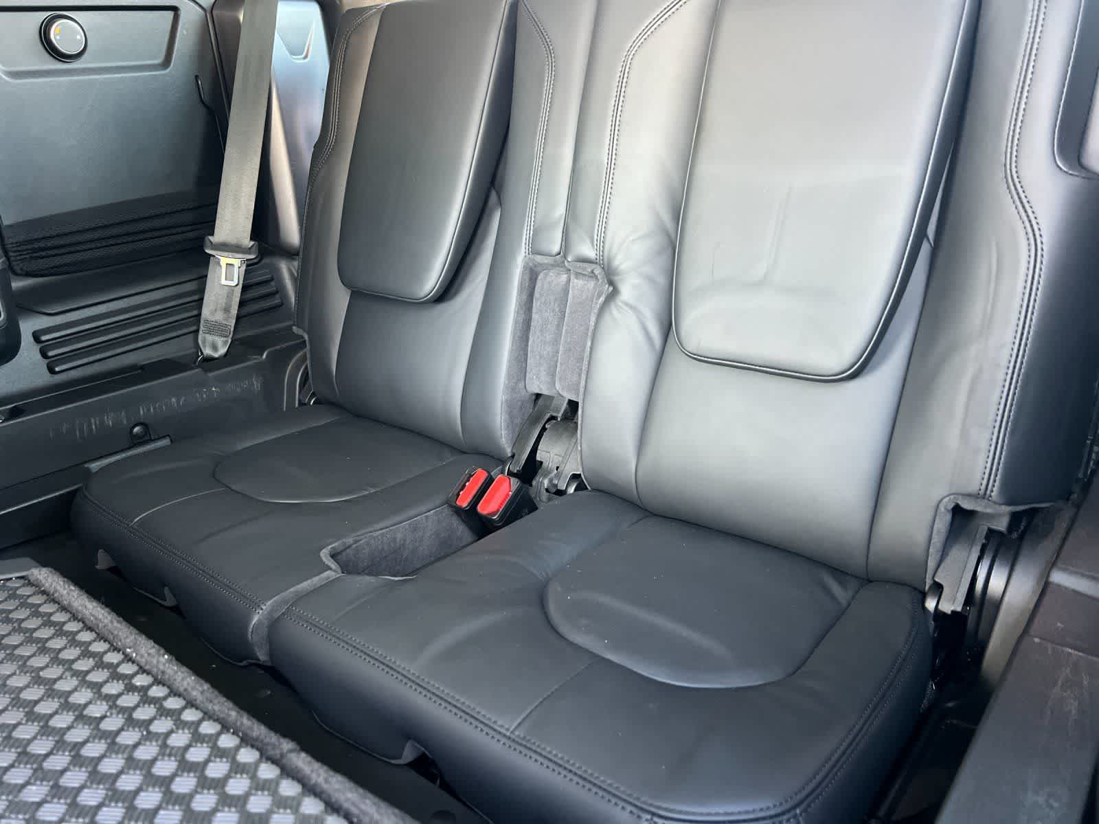 Thumbnail: 2020 Land Rover Defender - 16