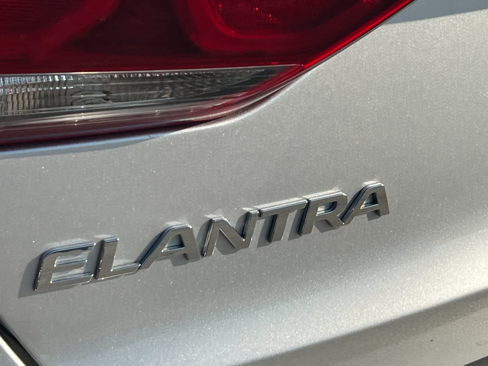 Thumbnail: 2017 Hyundai Elantra - 25