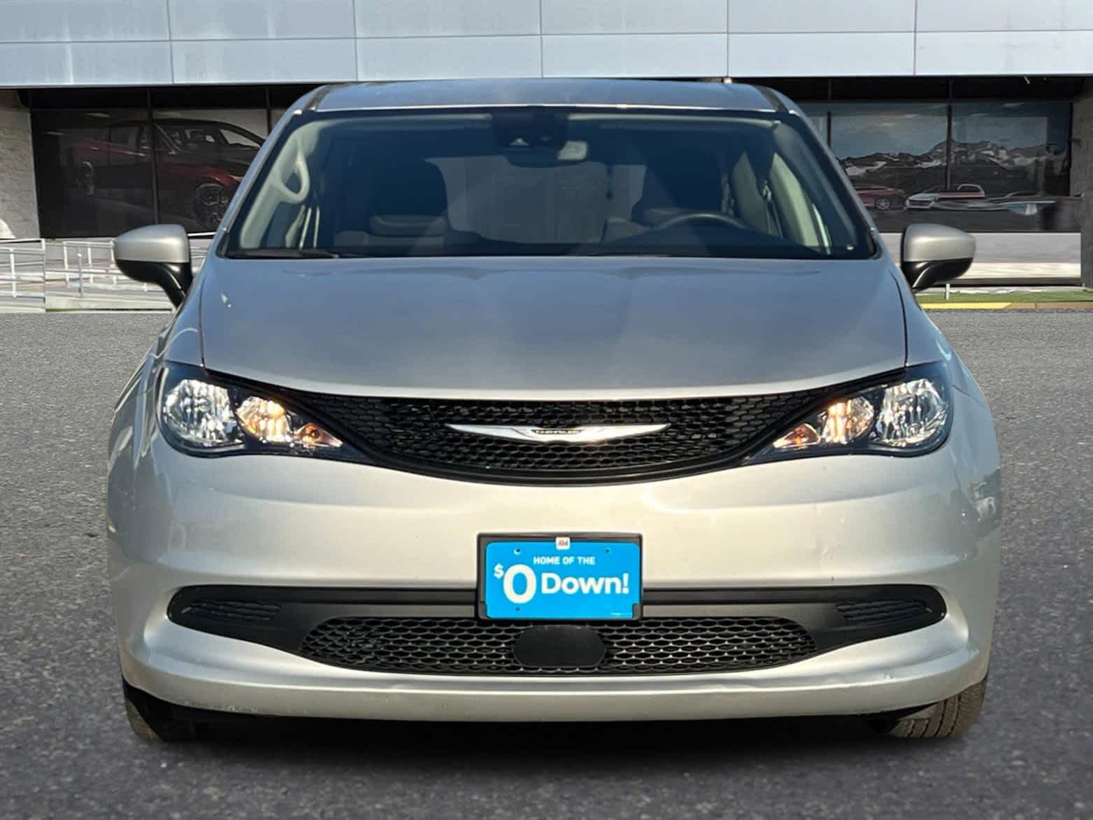 Thumbnail: 2023 Chrysler Voyager - 10