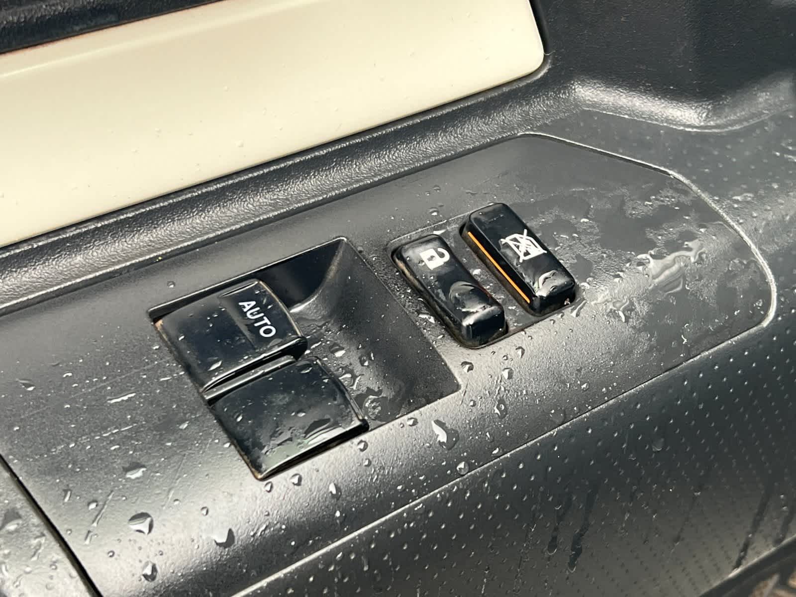 Thumbnail: 2013 Toyota FJ Cruiser - 13