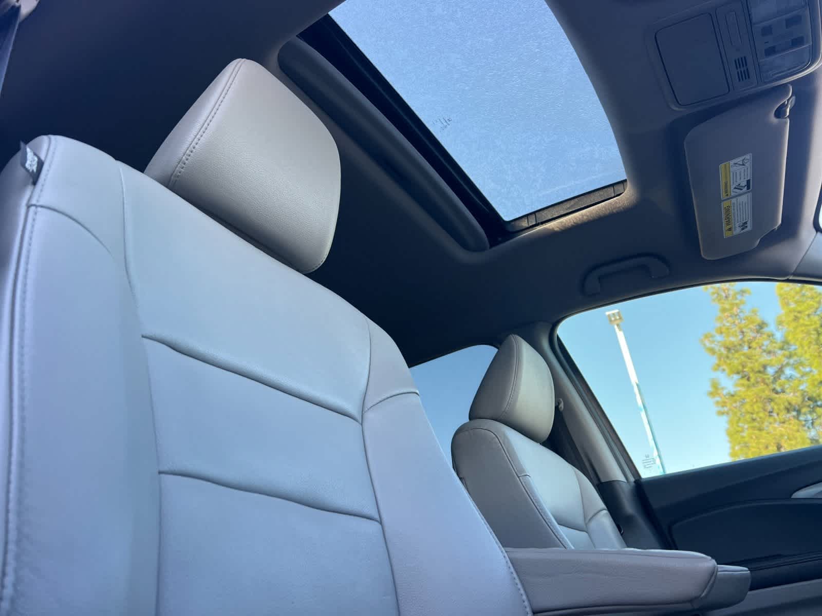 Thumbnail: 2017 Honda Pilot - 19