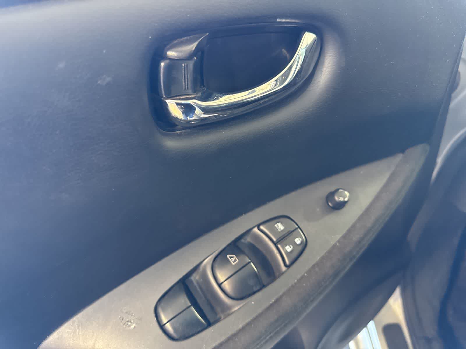Thumbnail: 2015 Nissan Leaf - 13
