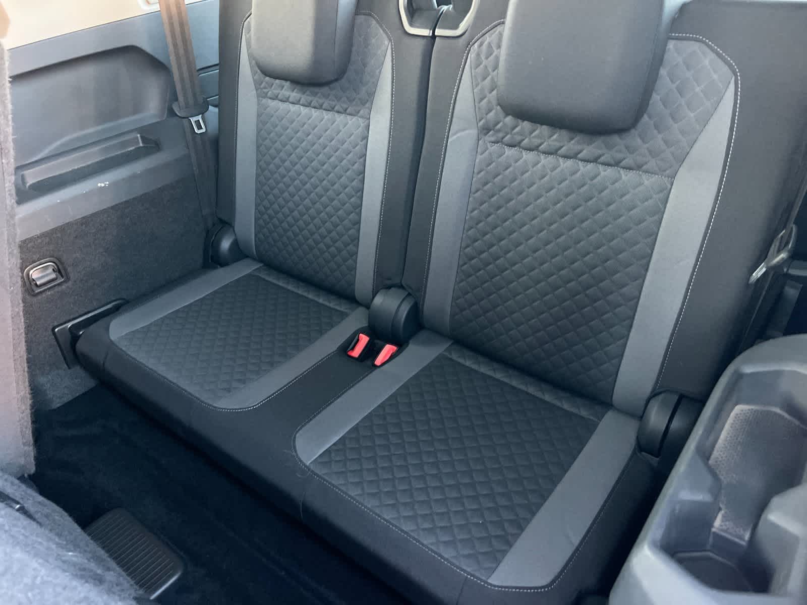 Thumbnail: 2018 Volkswagen Tiguan - 16