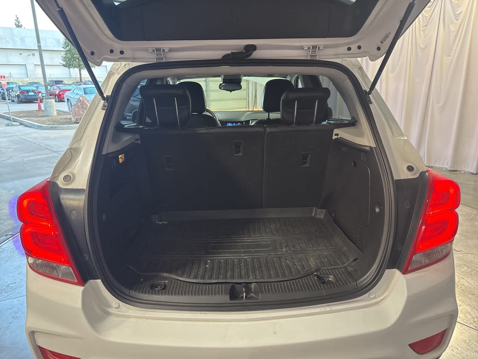 Thumbnail: 2018 Chevrolet Trax - 14