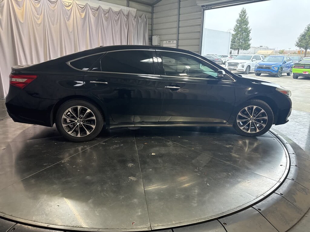Used 2018 Toyota Avalon XLE Sedan