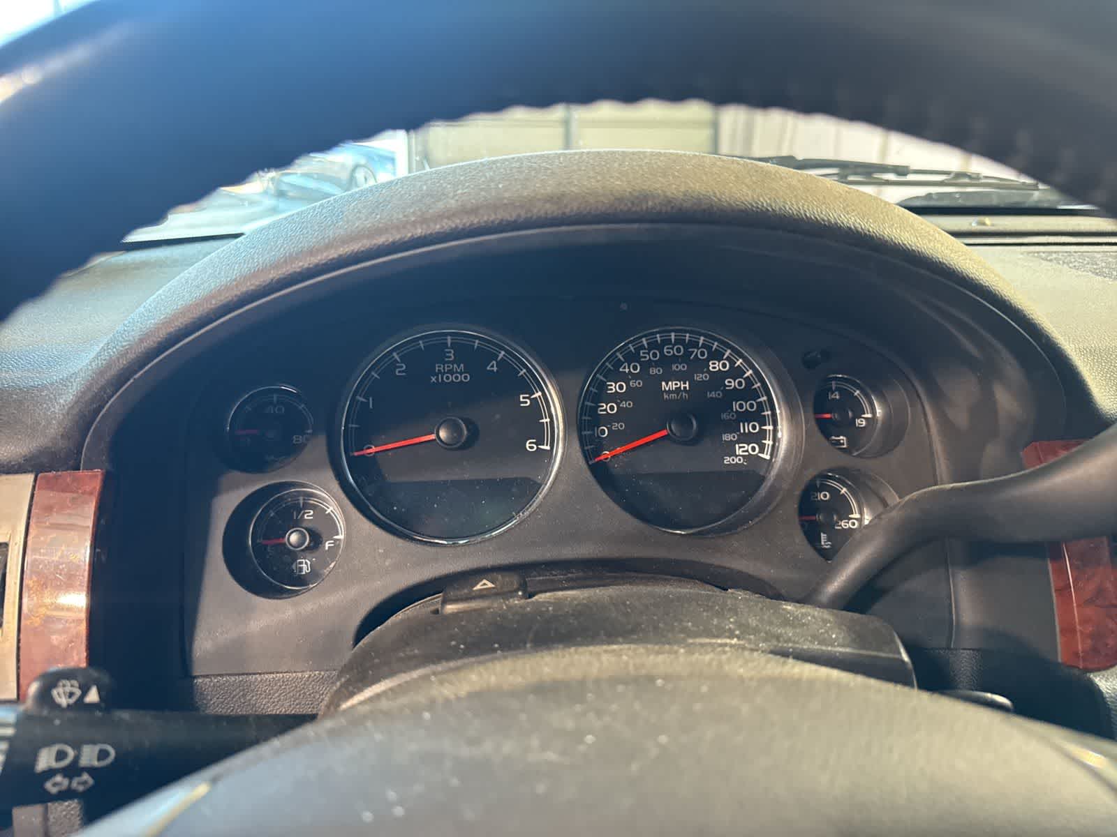 Thumbnail: 2010 Chevrolet Tahoe - 23