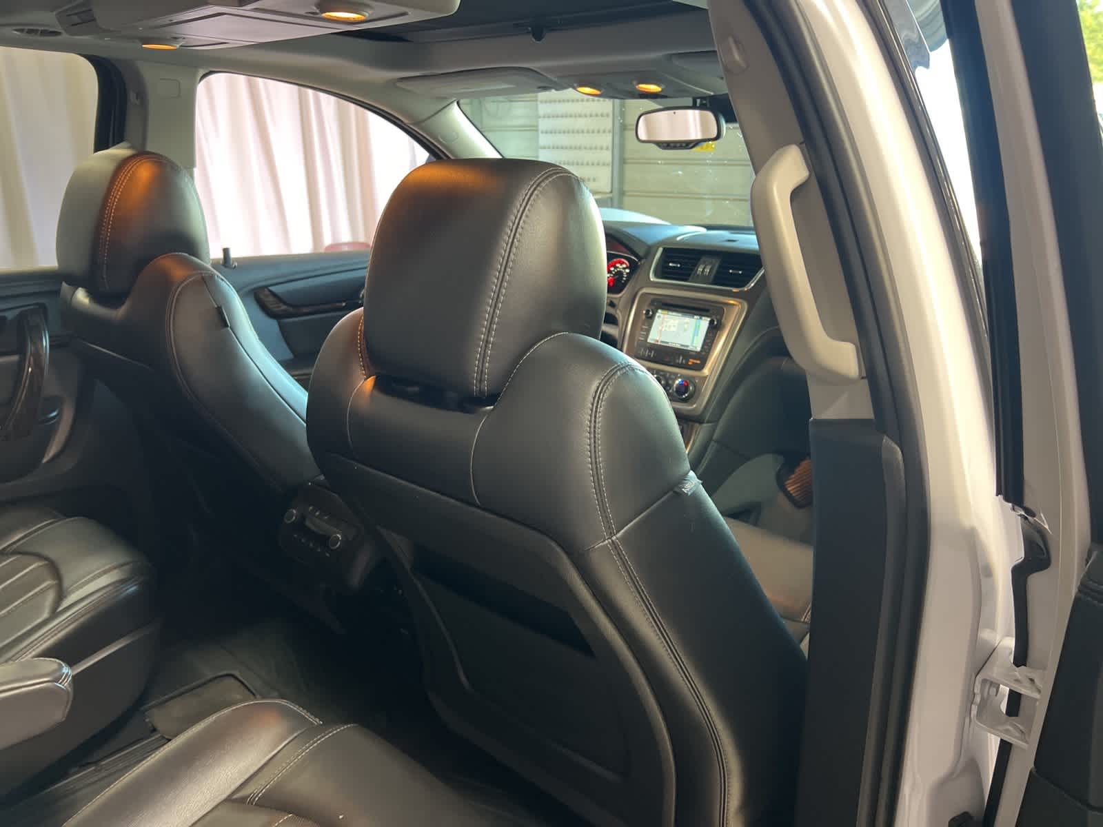 Thumbnail: 2016 GMC Acadia - 16