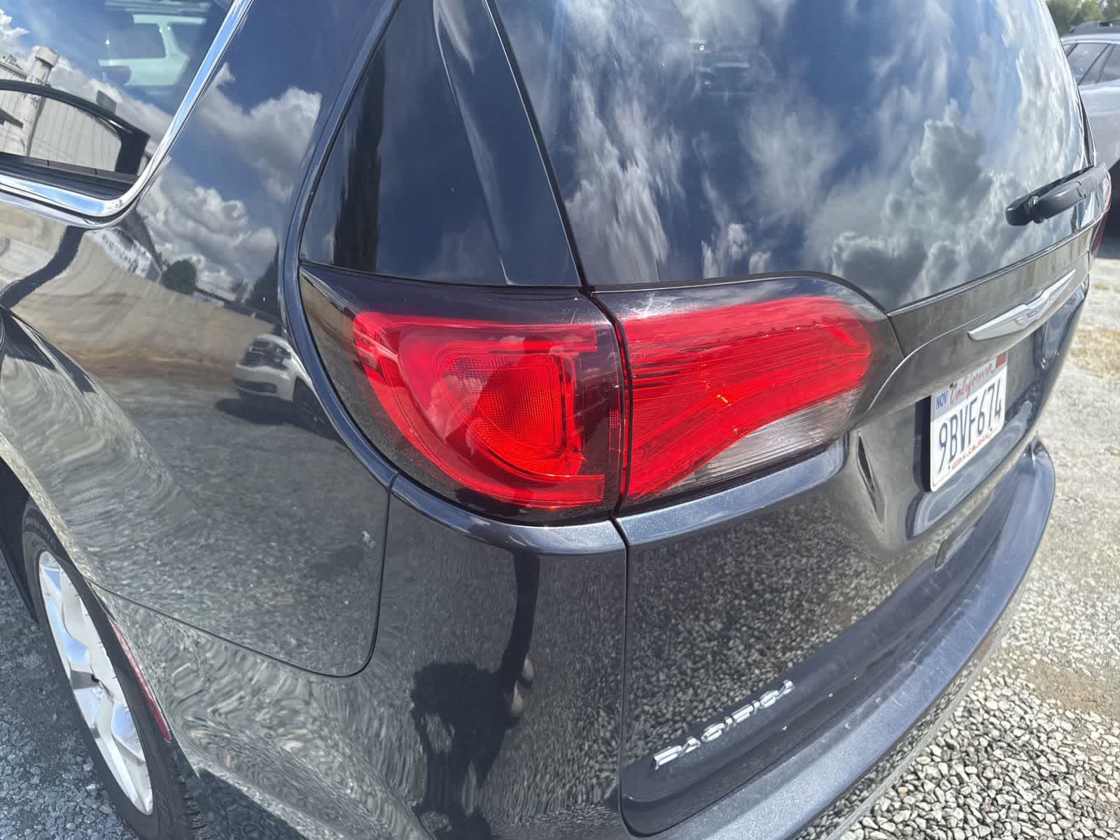 Thumbnail: 2020 Chrysler Pacifica - 12