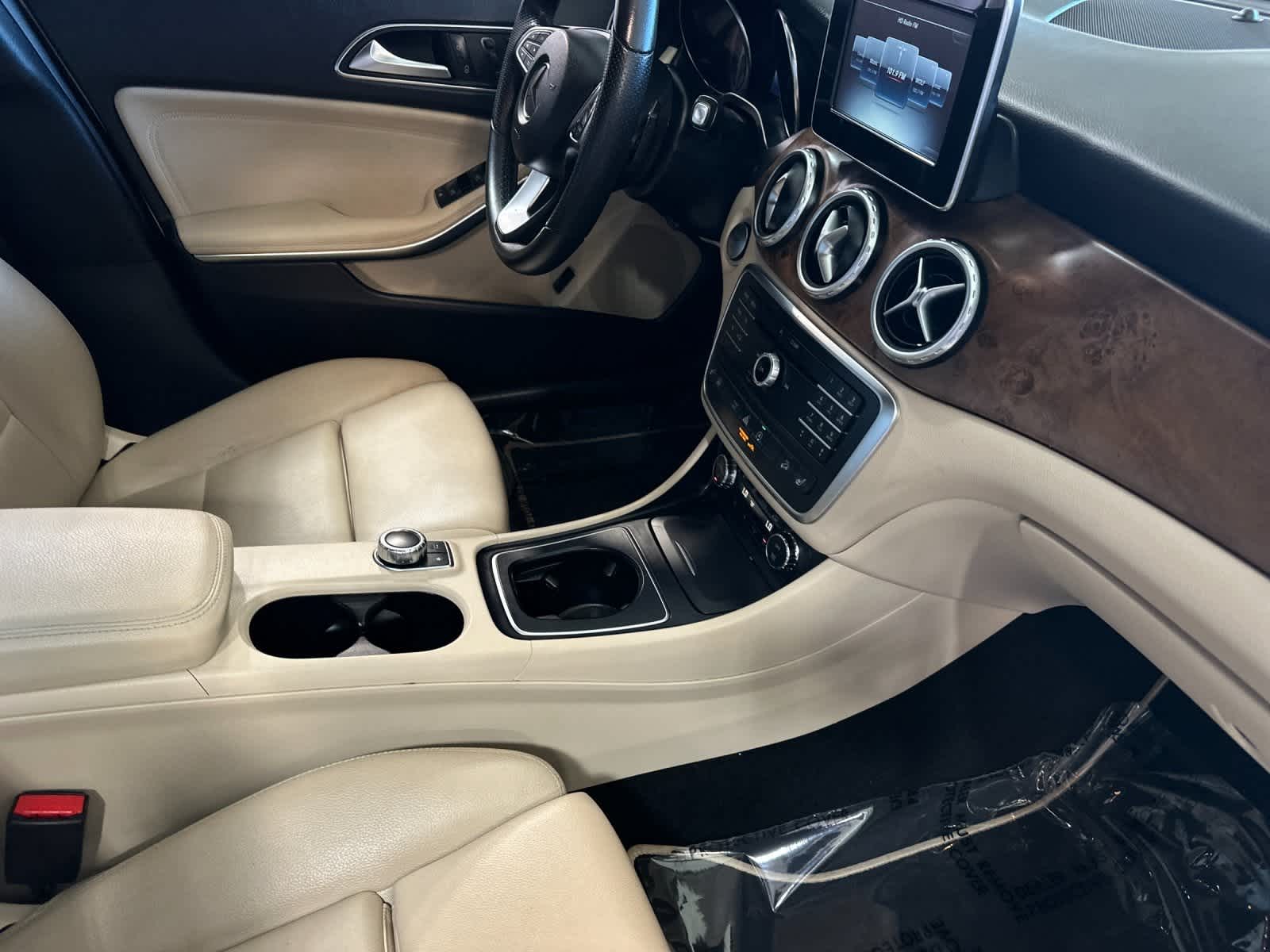 Thumbnail: 2017 Mercedes-Benz GLA - 15
