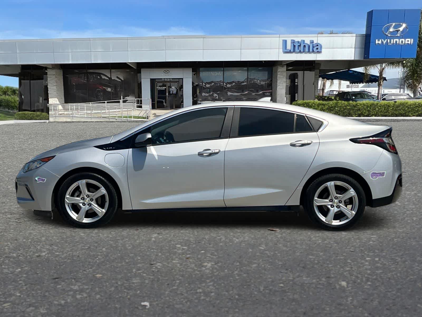 Thumbnail: 2017 Chevrolet Volt - 6