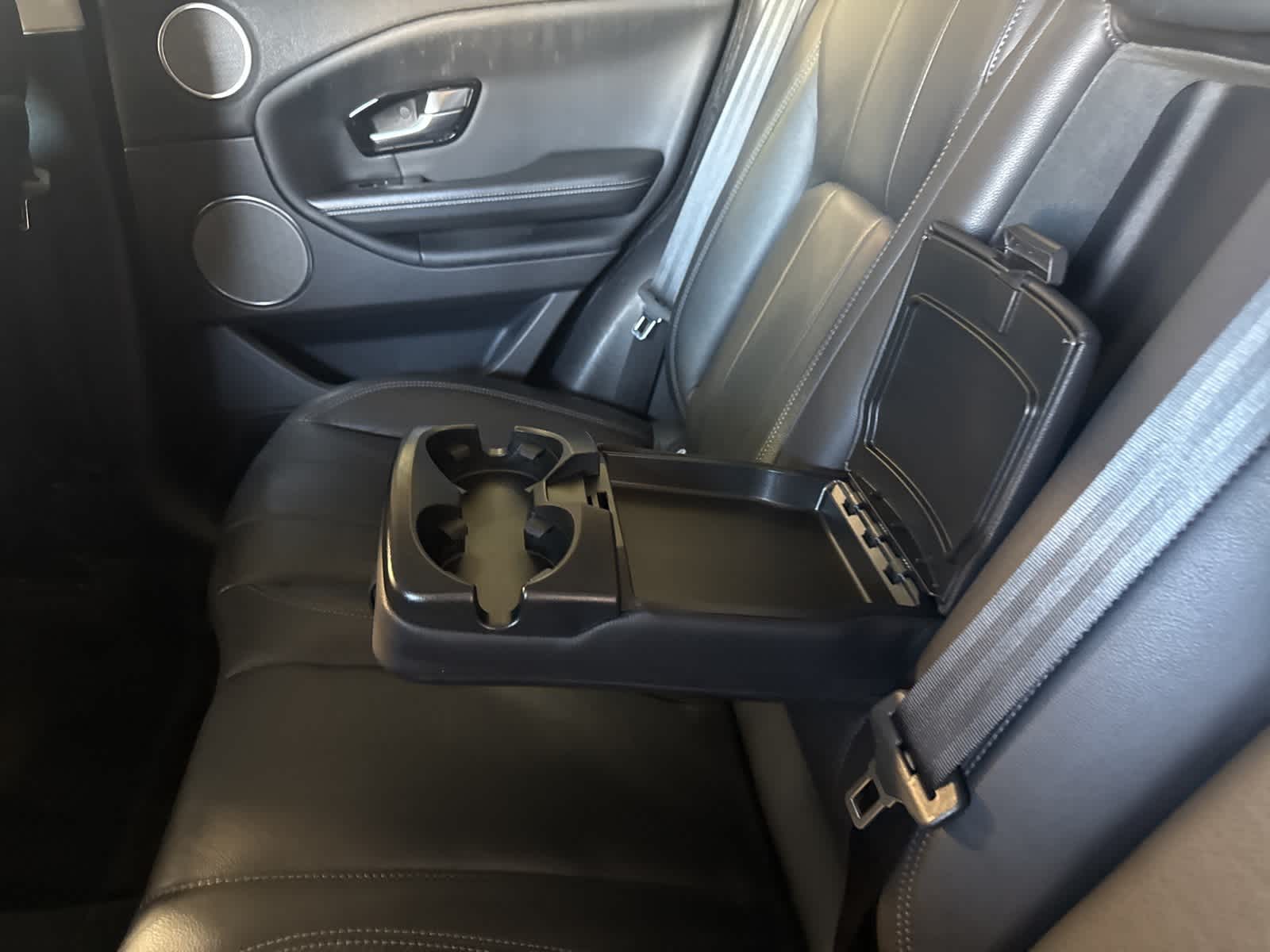 Thumbnail: 2019 Land Rover Range Rover Evoque - 16