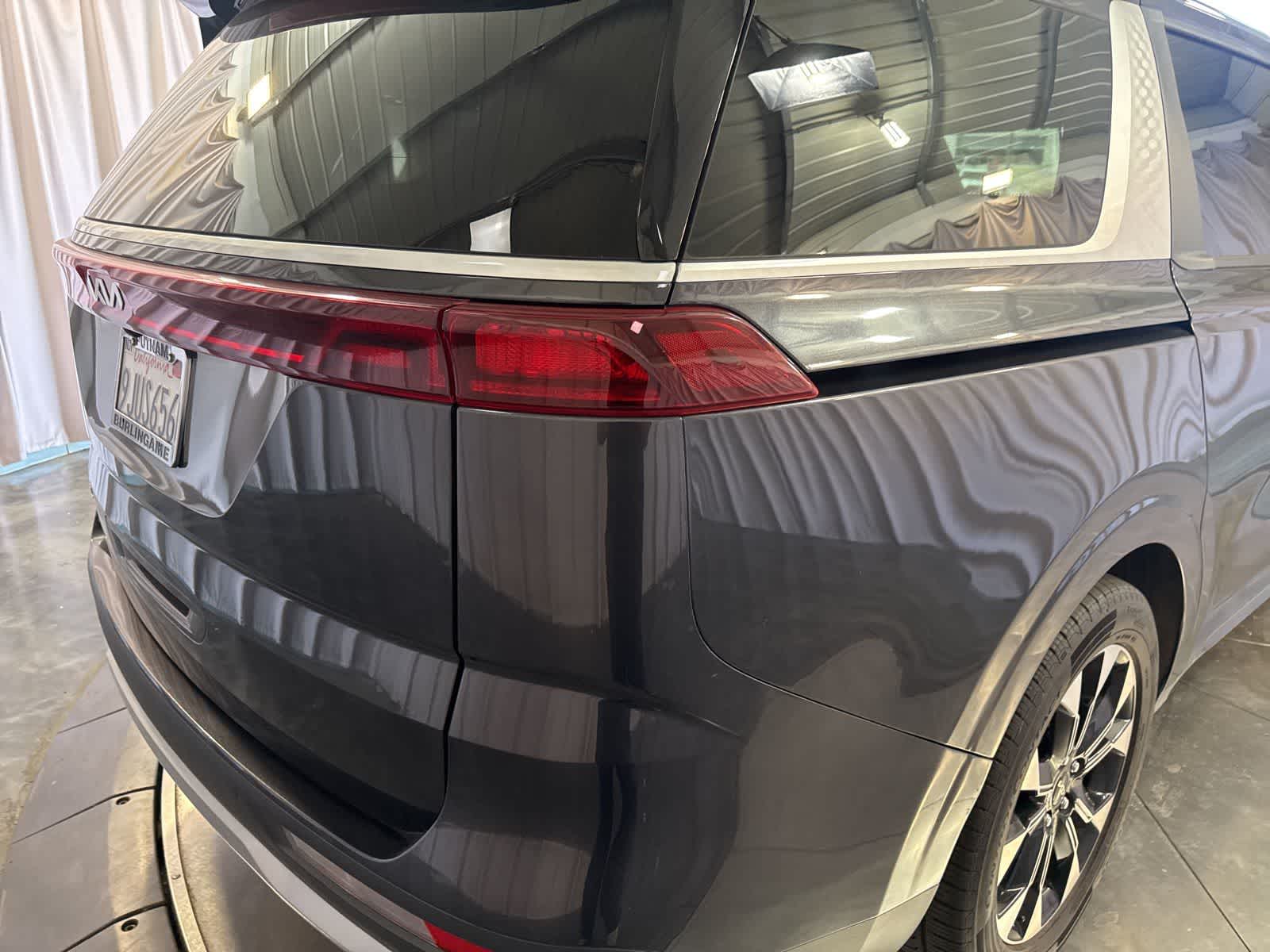 2024 Kia Carnival EX photo 3