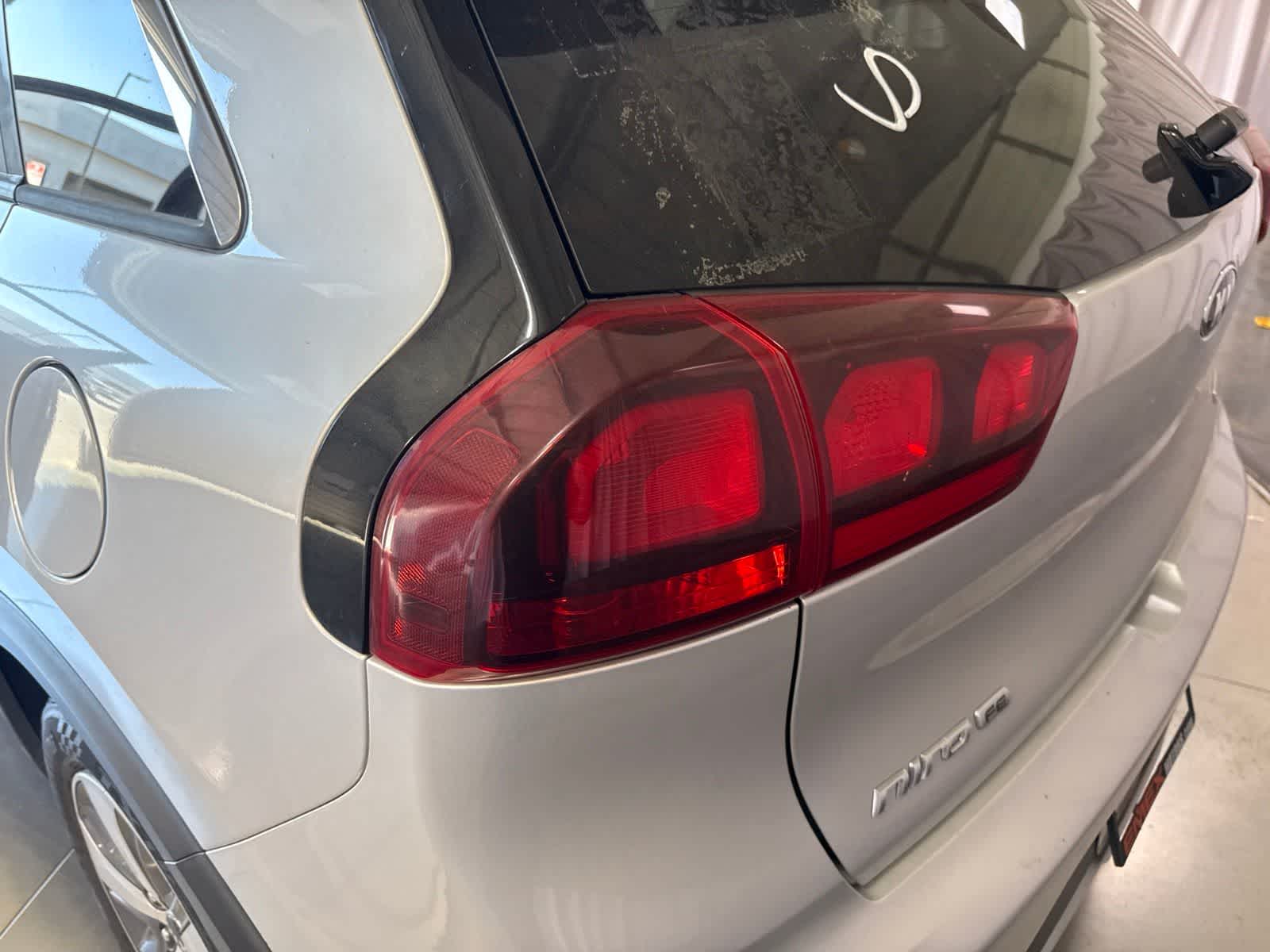 Thumbnail: 2021 Kia Niro - 11