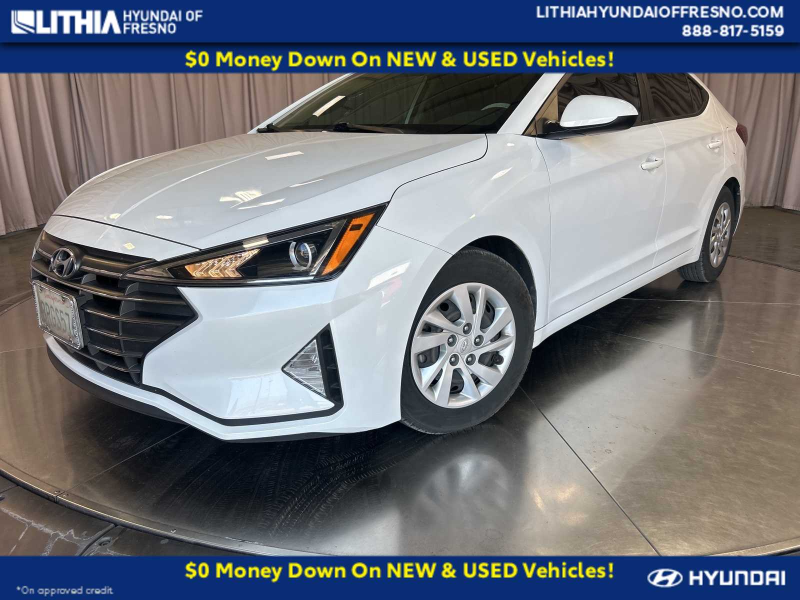 2020 Hyundai Elantra SE Hero Image