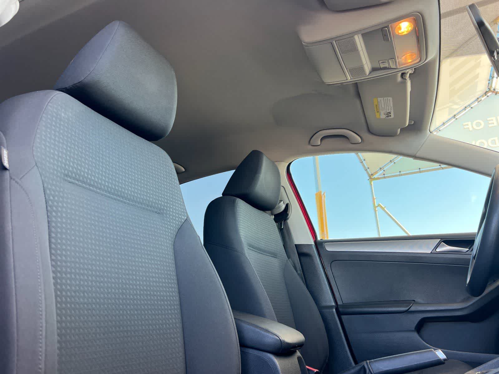 Thumbnail: 2015 Volkswagen Jetta - 17