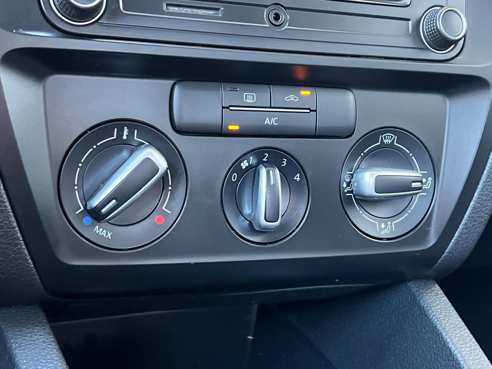 Thumbnail: 2017 Volkswagen Jetta - 20