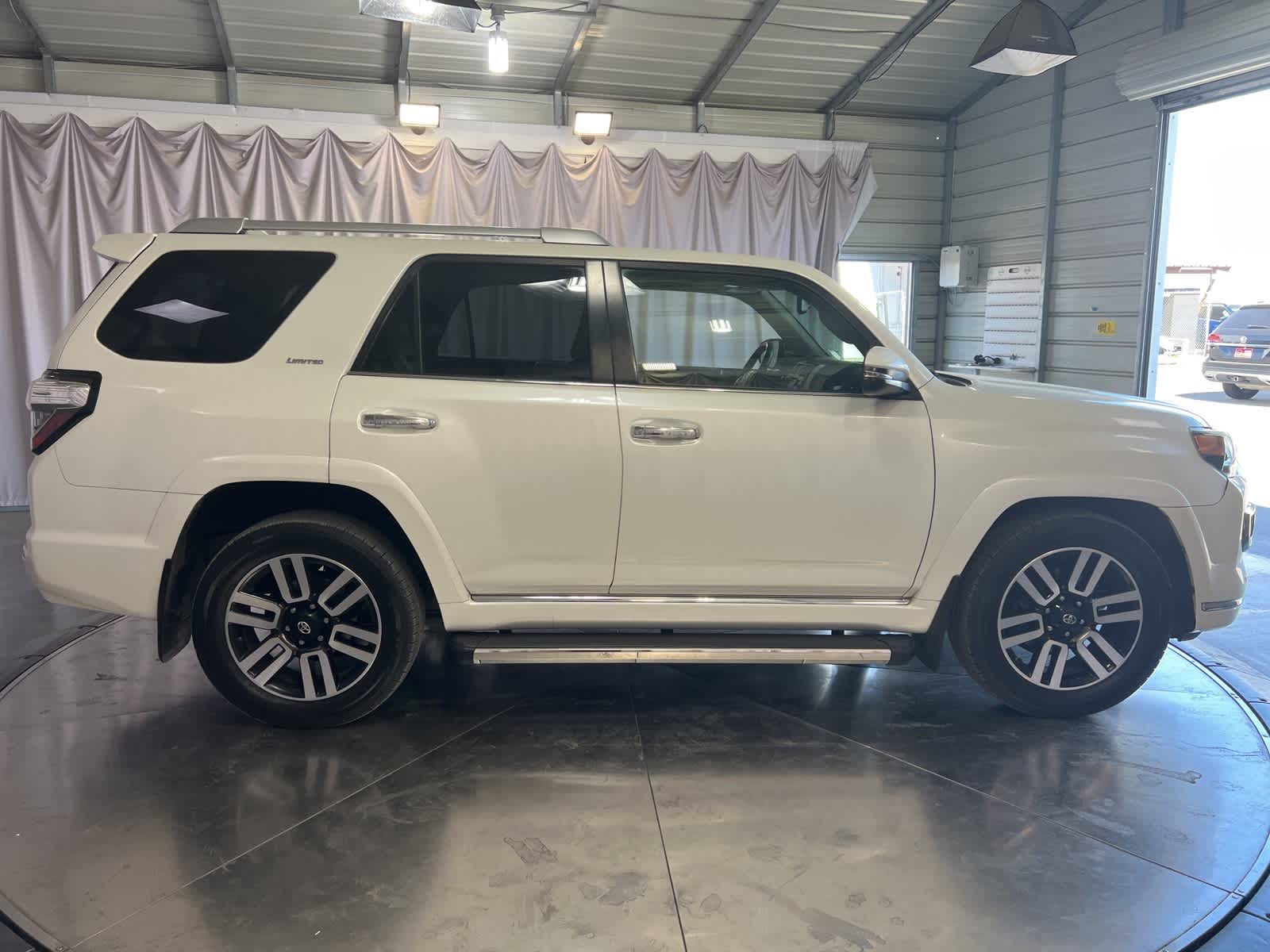 Thumbnail: 2015 Toyota 4Runner - 8