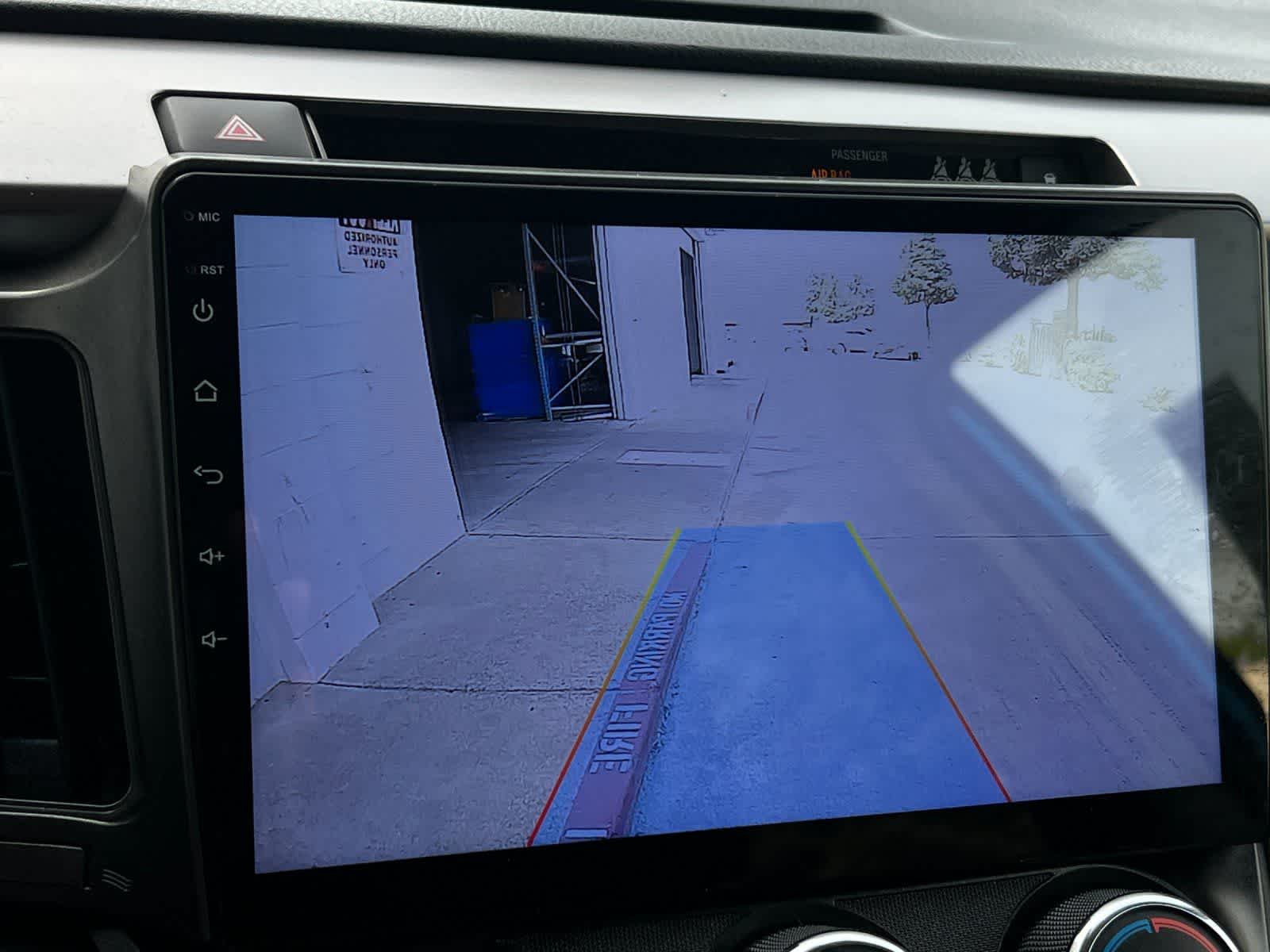 Thumbnail: 2017 Toyota RAV4 - 20