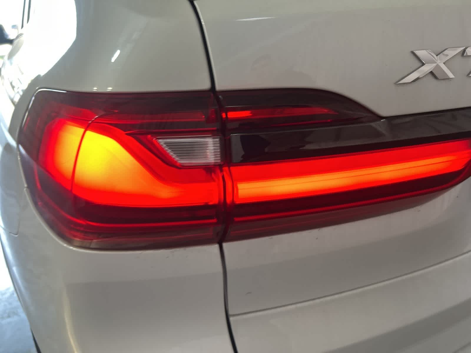 Thumbnail: 2022 BMW X7 - 13