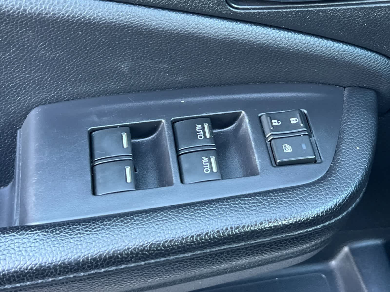 Thumbnail: 2018 Honda Pilot - 14