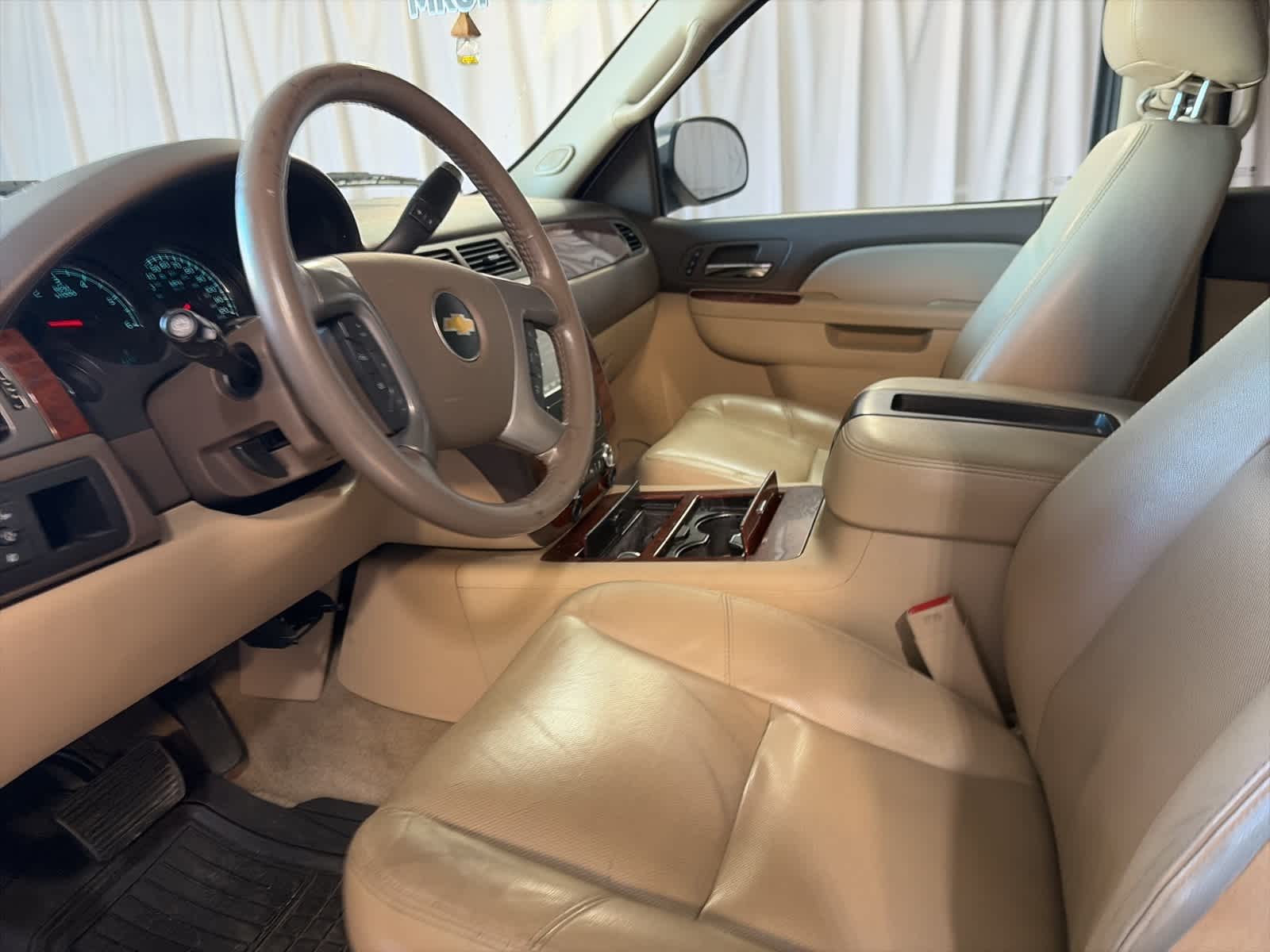 Thumbnail: 2014 Chevrolet Tahoe - 27