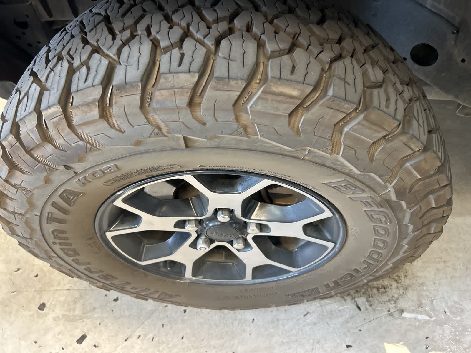 Thumbnail: 2019 Jeep Wrangler - 17