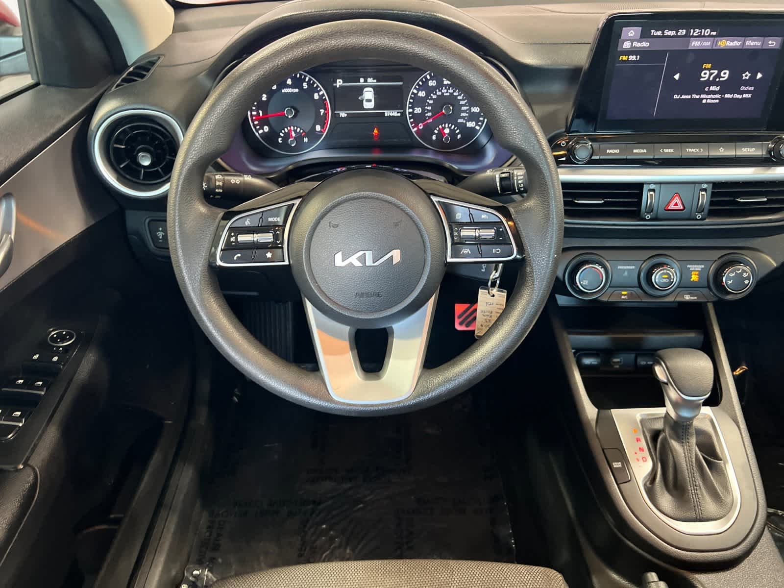 Thumbnail: 2023 Kia Forte - 14