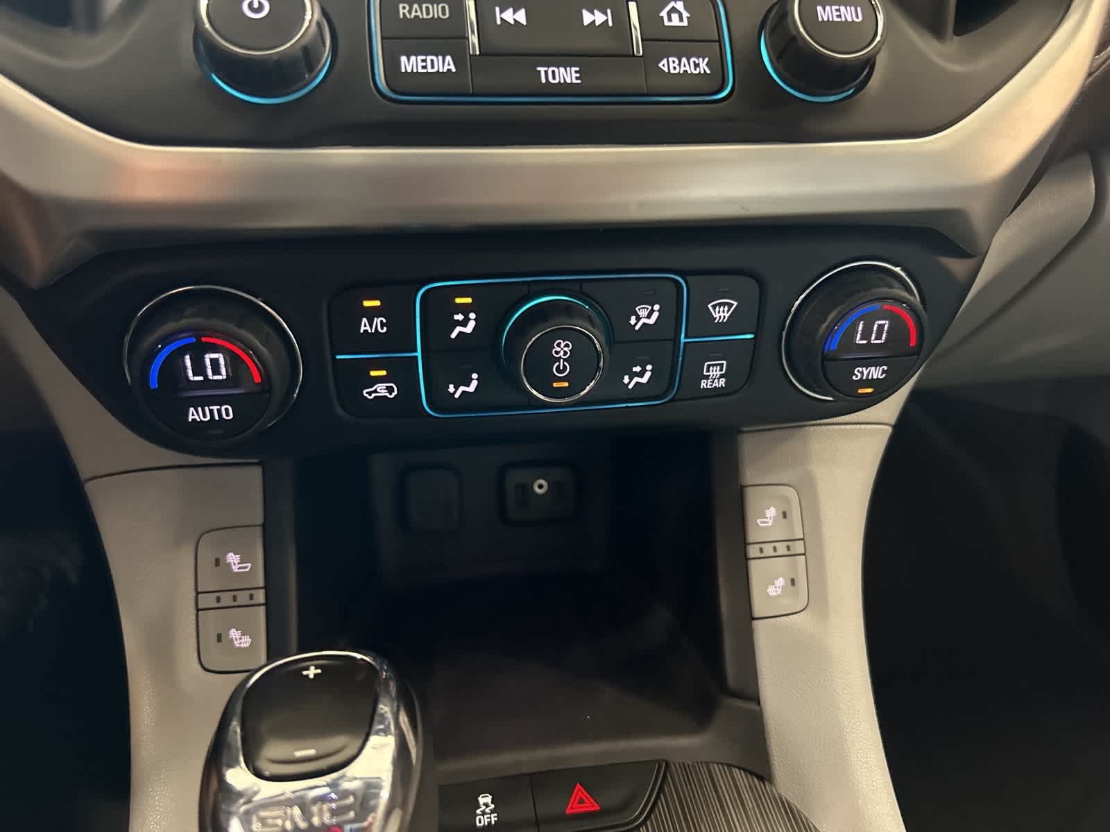 Thumbnail: 2018 GMC Acadia - 29