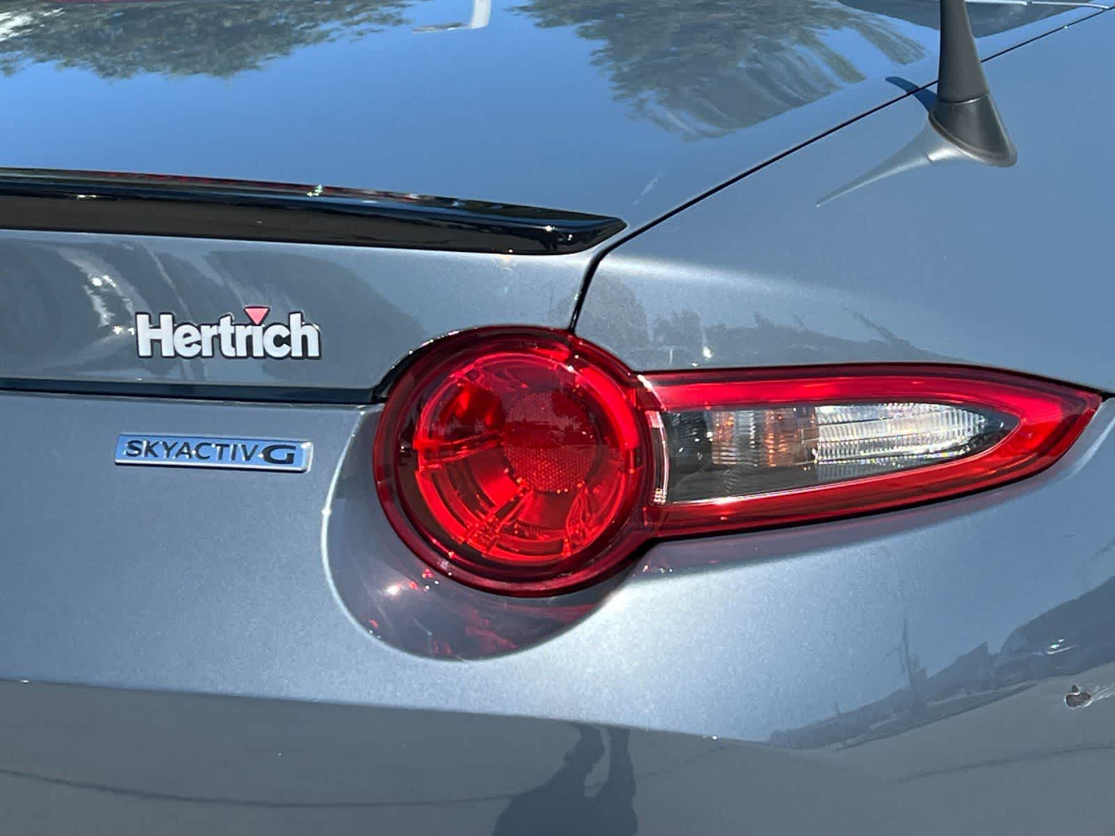 Thumbnail: 2021 Mazda MX-5 Miata - 28