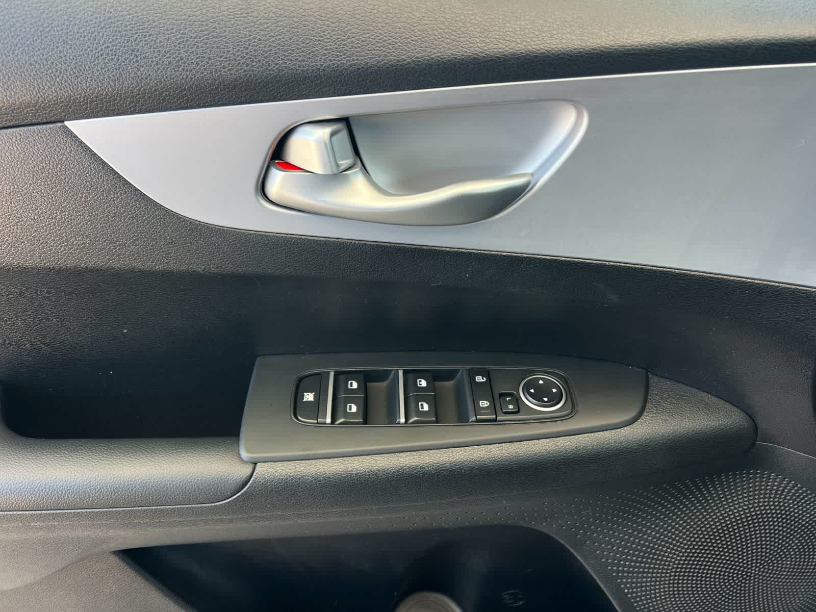 Thumbnail: 2024 Kia Forte - 12