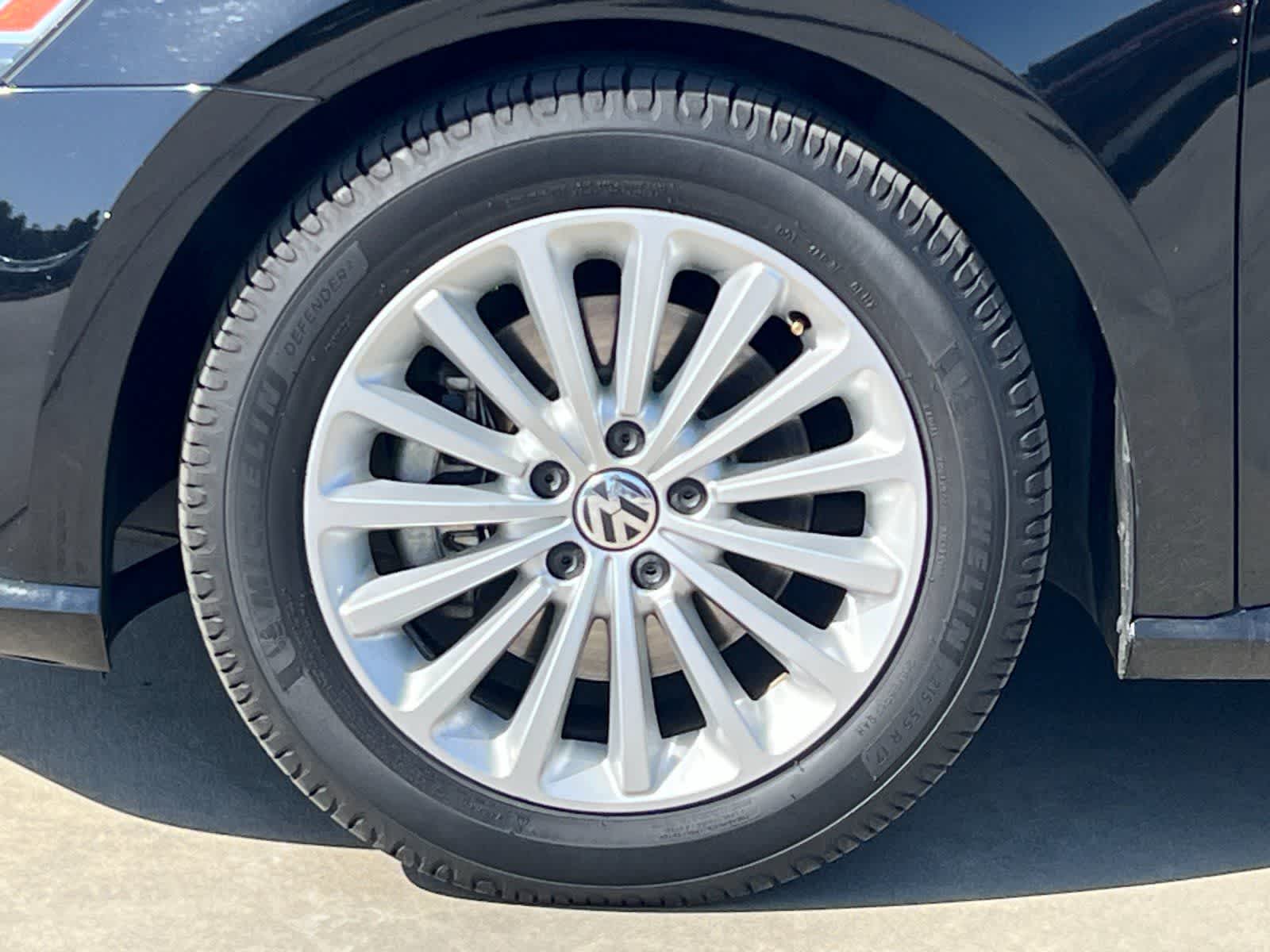 Thumbnail: 2016 Volkswagen Passat - 25