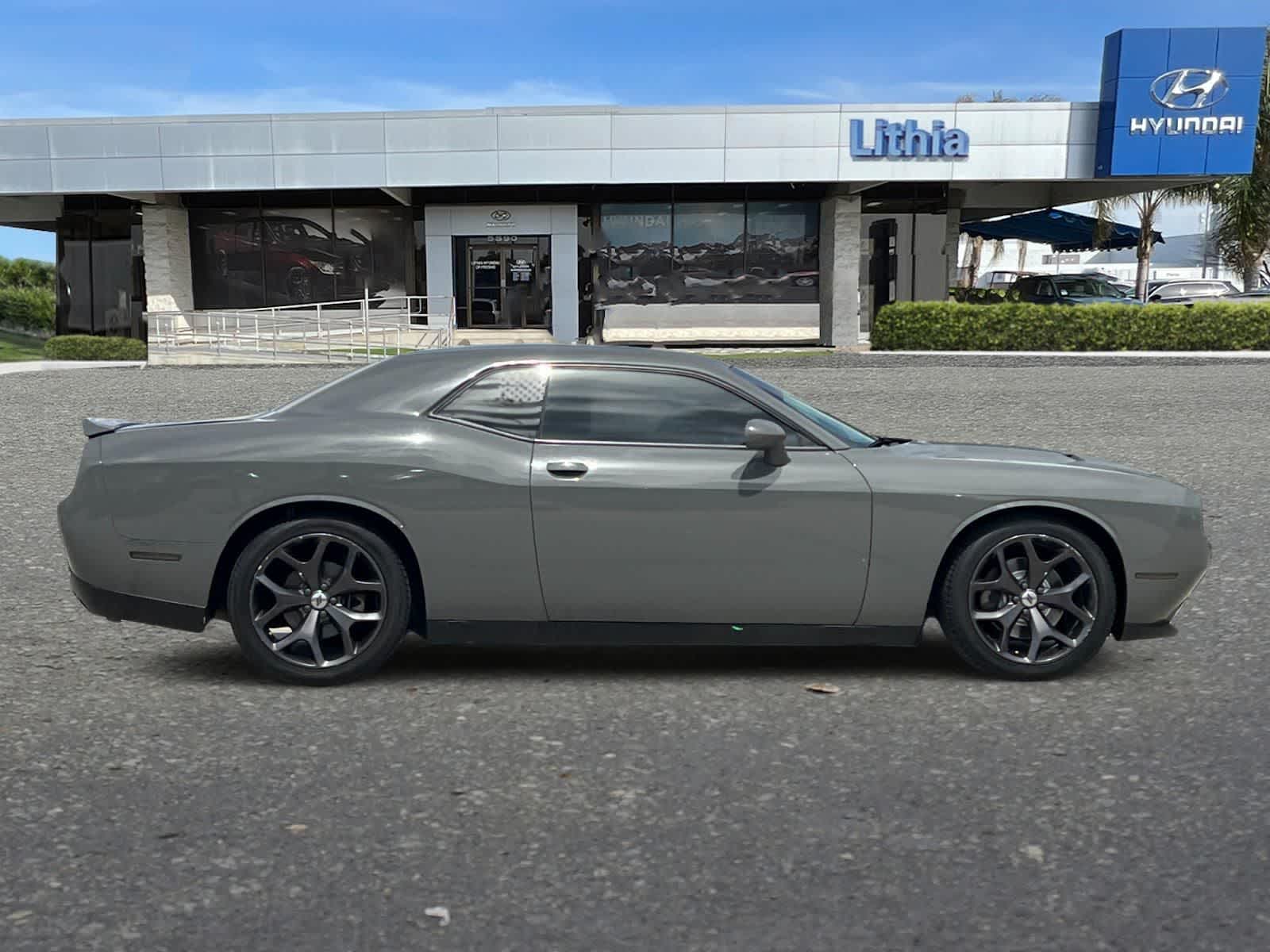 Thumbnail: 2017 Dodge Challenger - 9