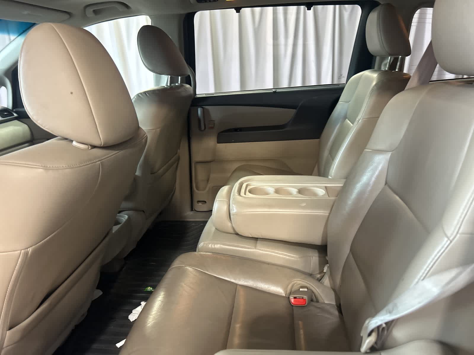 Thumbnail: 2012 Honda Odyssey - 18