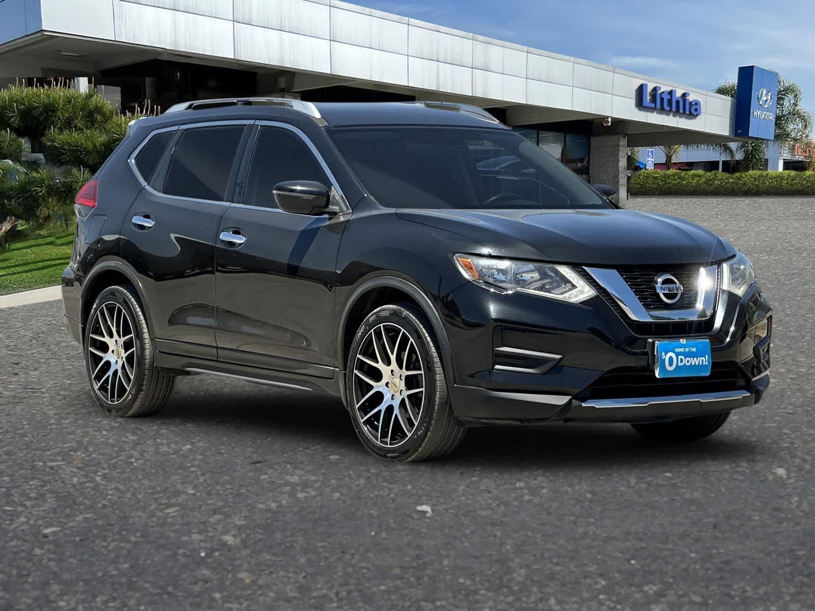 Thumbnail: 2017 Nissan Rogue - 9