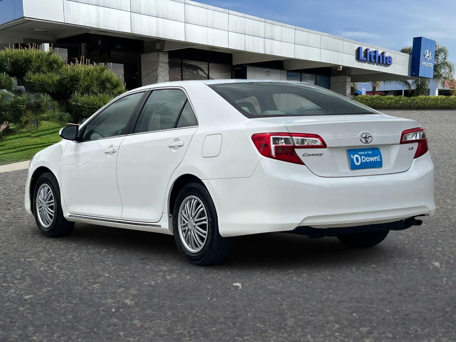 2012 Toyota Camry LE photo 6