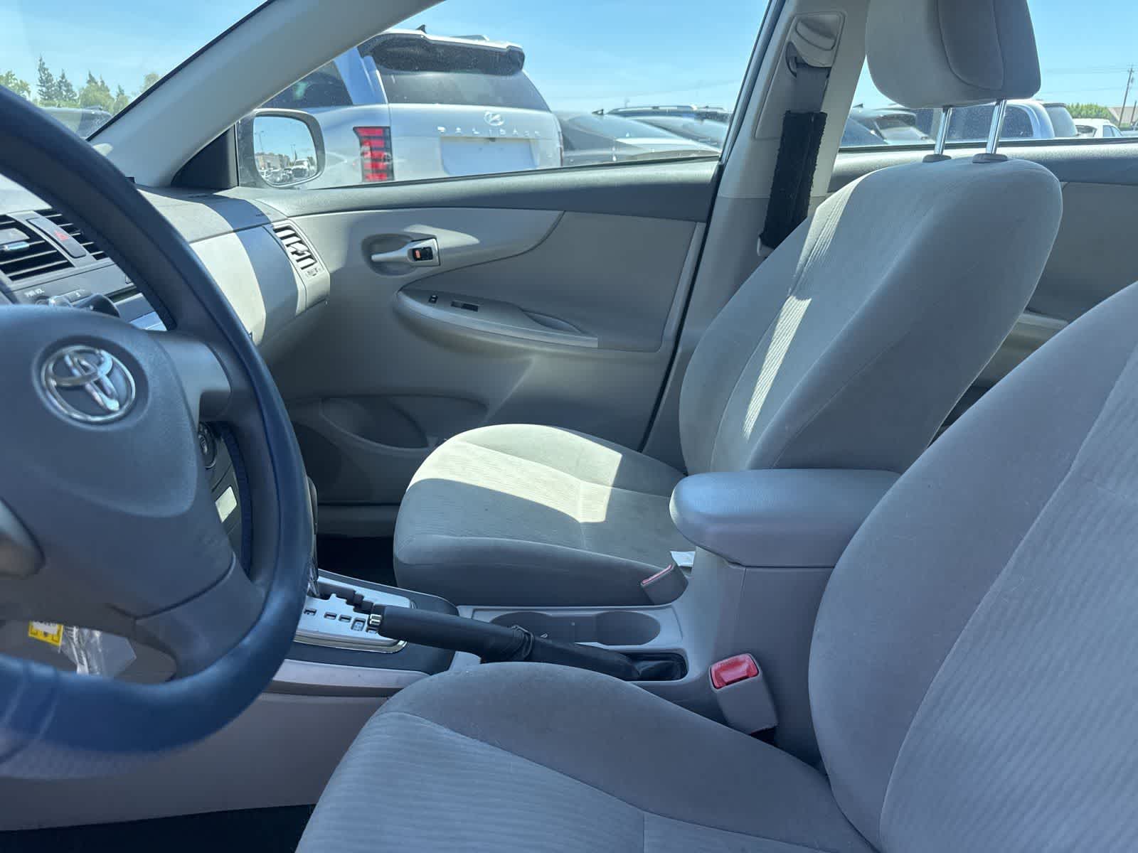 Thumbnail: 2010 Toyota Corolla - 19