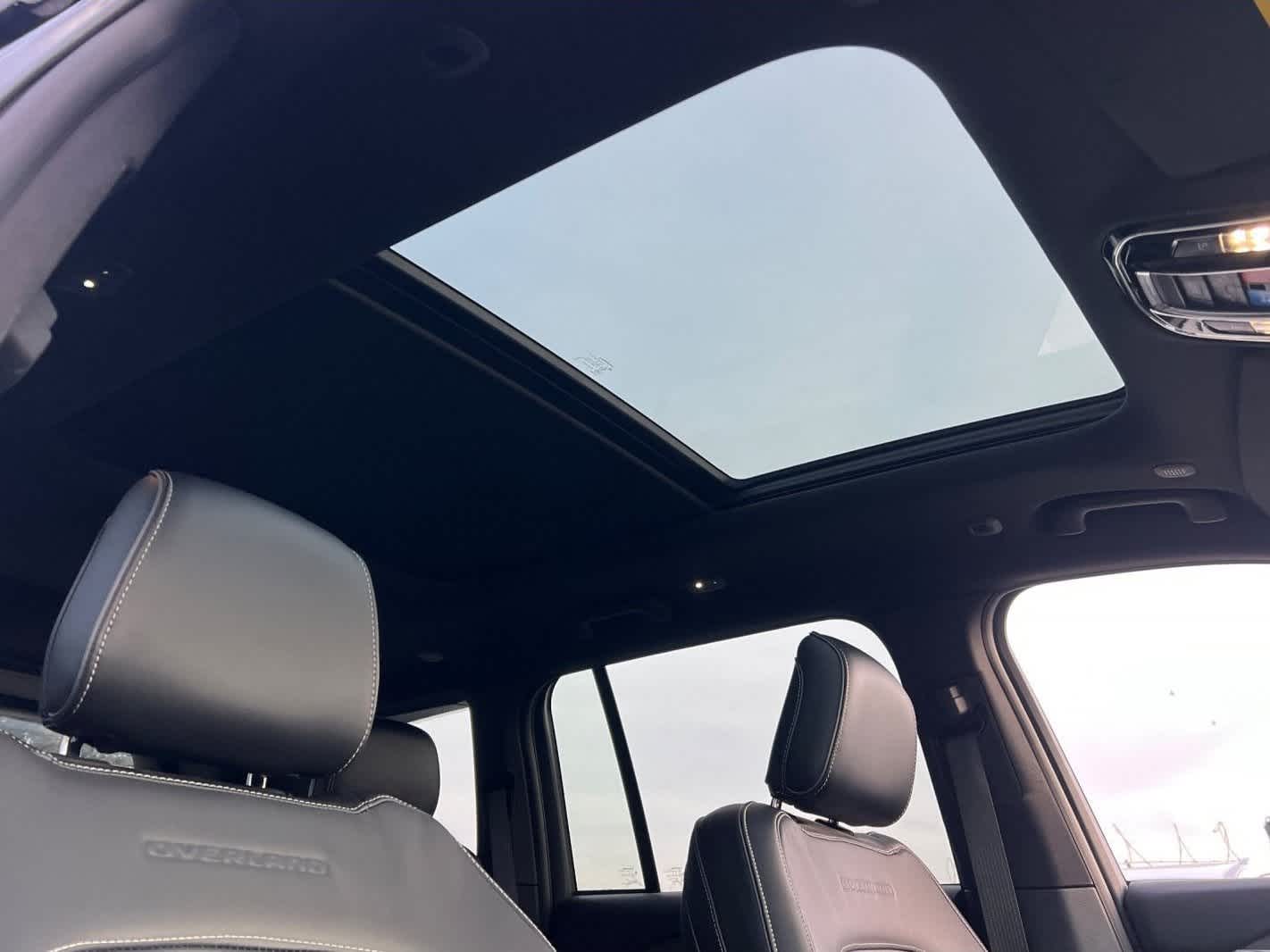 Thumbnail: 2024 Jeep Grand Cherokee - 16