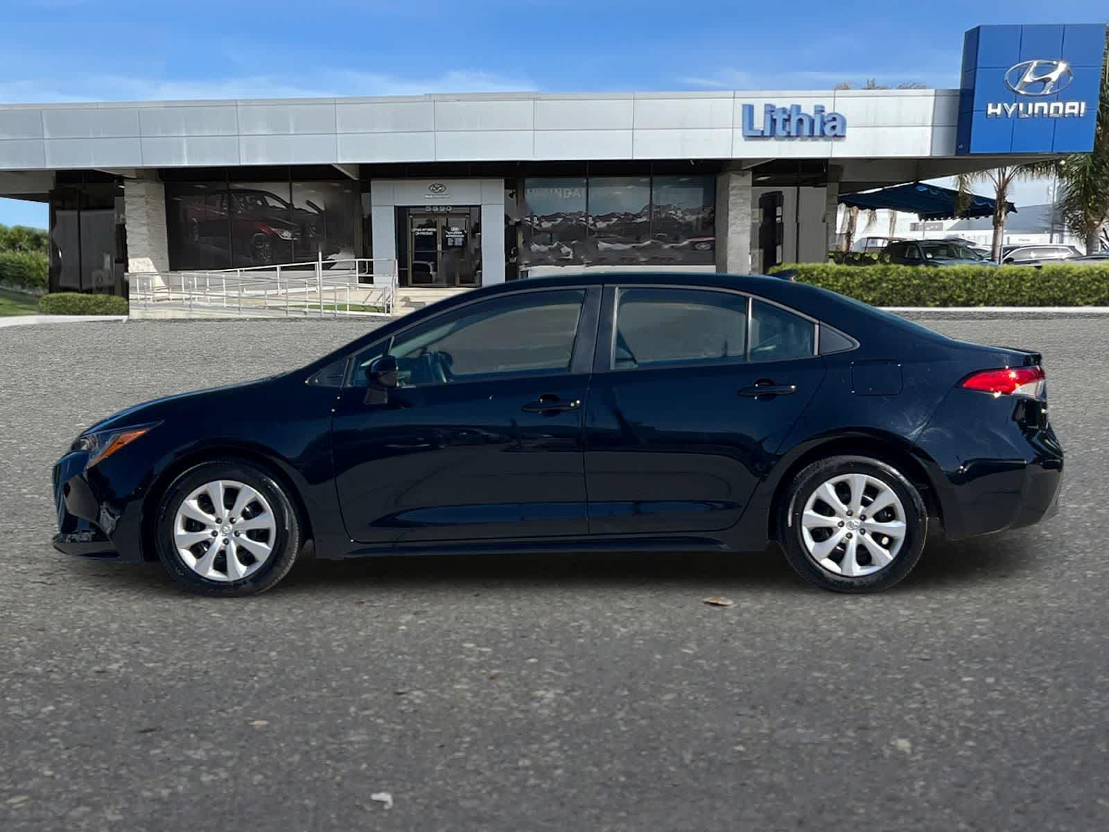 2025 Toyota Corolla LE photo 5