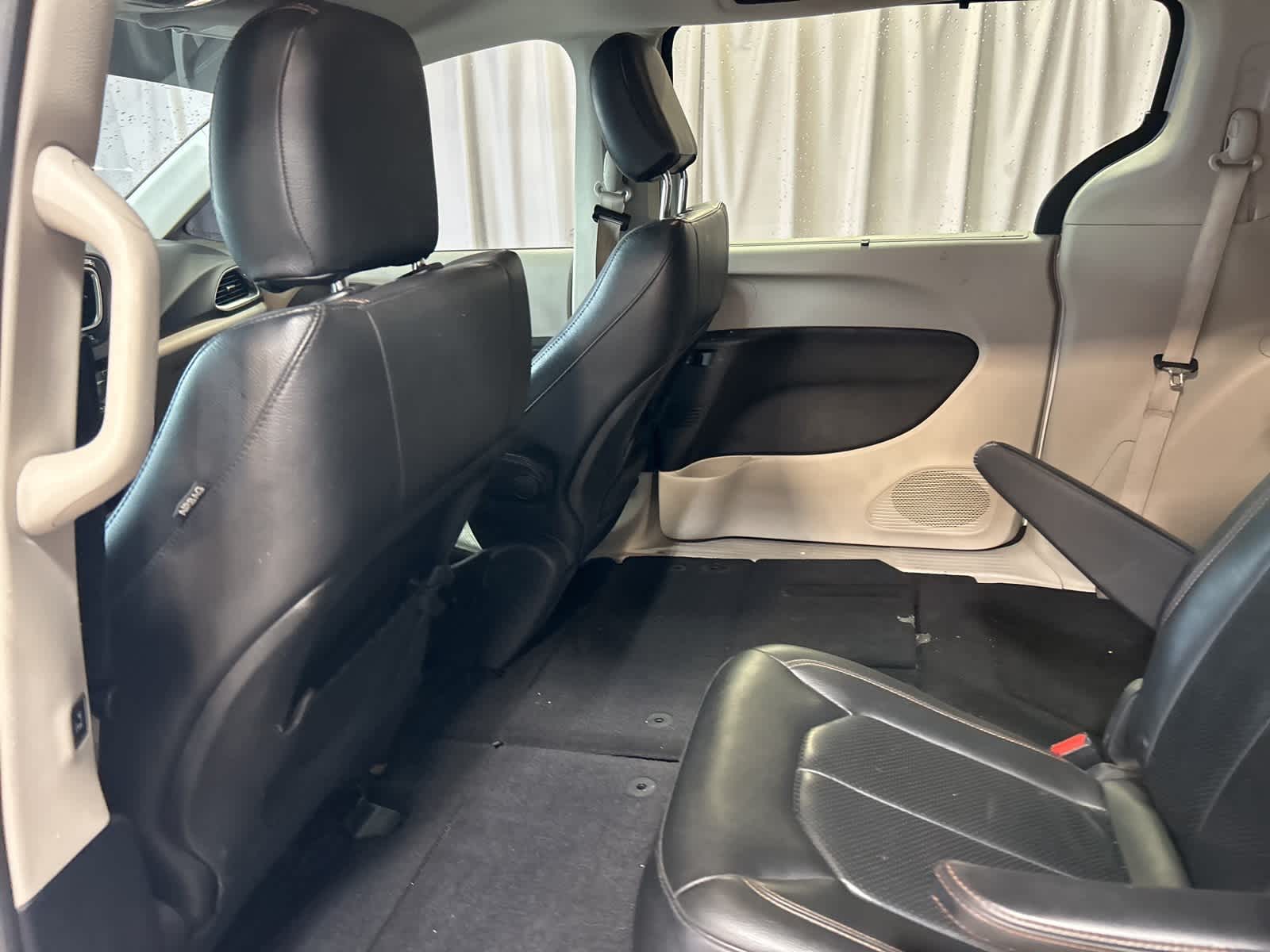 Thumbnail: 2020 Chrysler Pacifica - 17