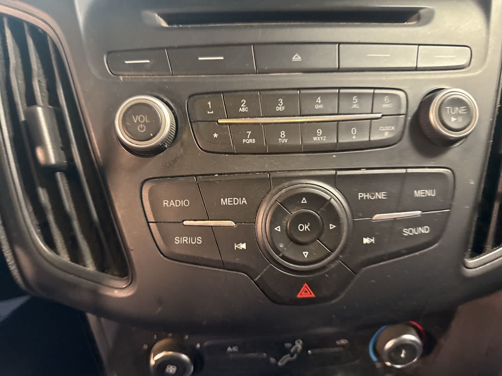 Thumbnail: 2016 Ford Focus - 24