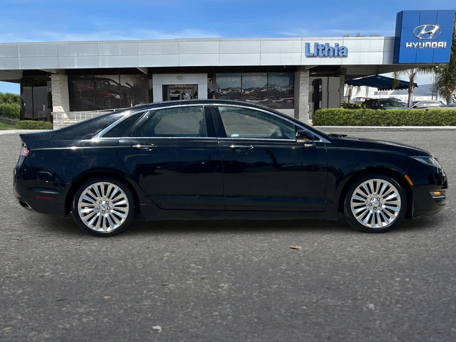 Thumbnail: 2016 Lincoln MKZ - 8