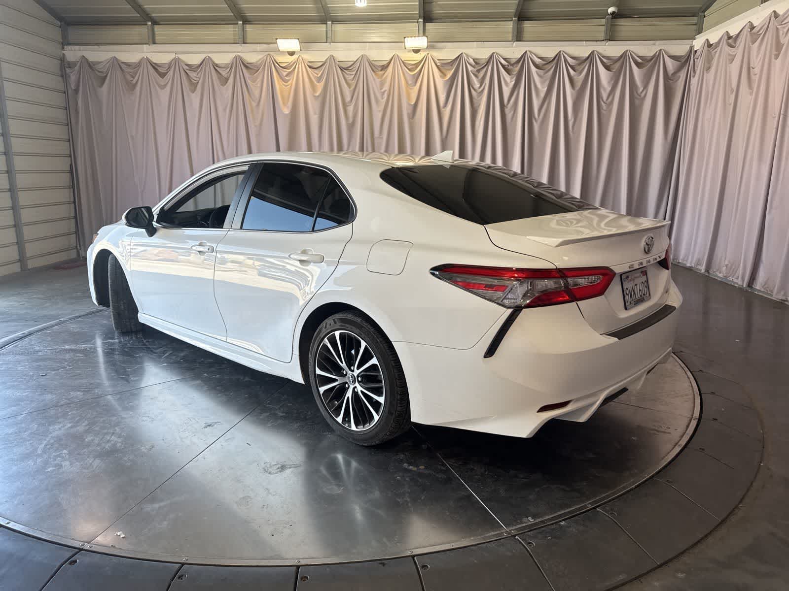 Thumbnail: 2019 Toyota Camry - 5