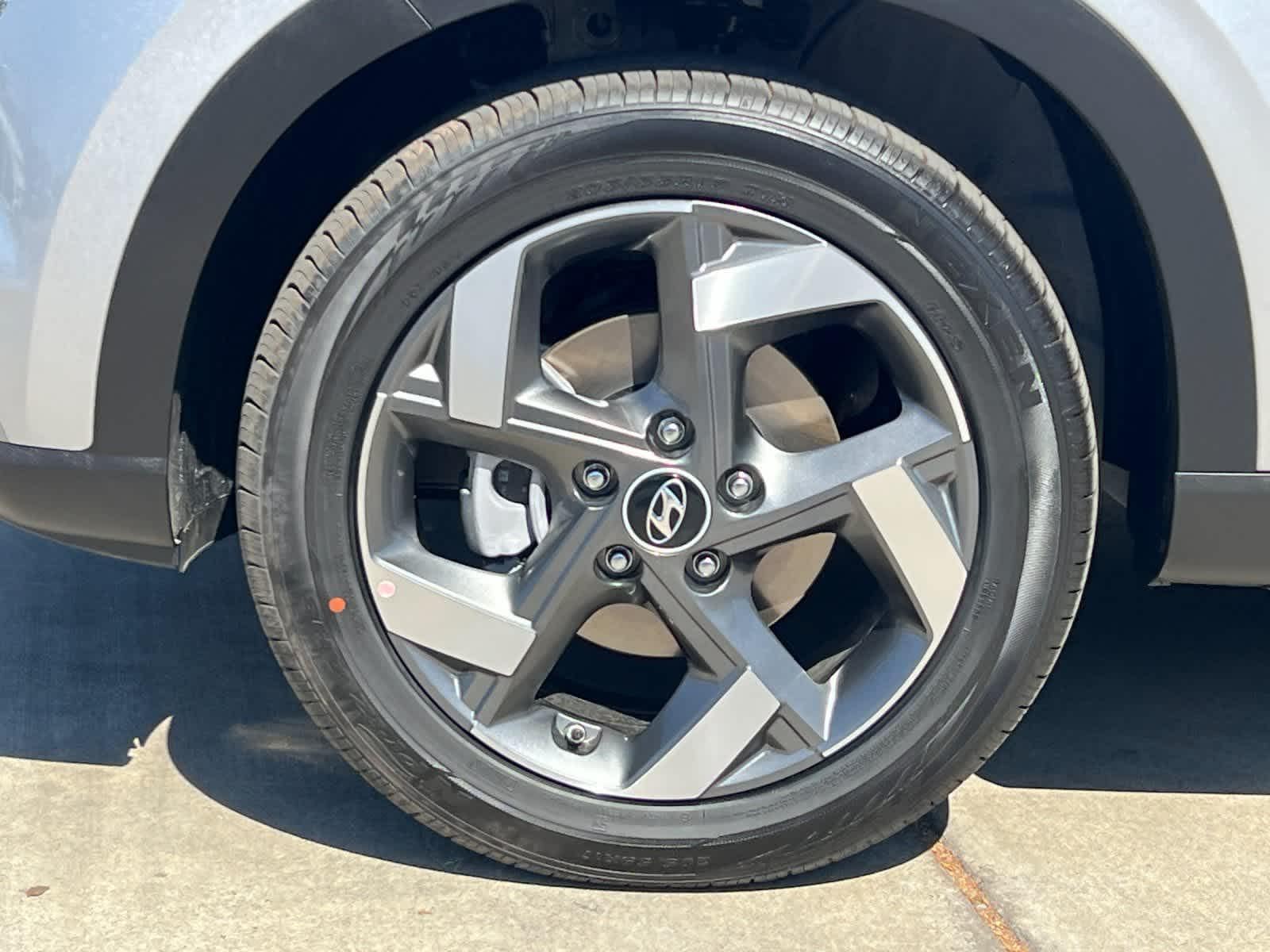 Thumbnail: 2025 Hyundai Venue - 25