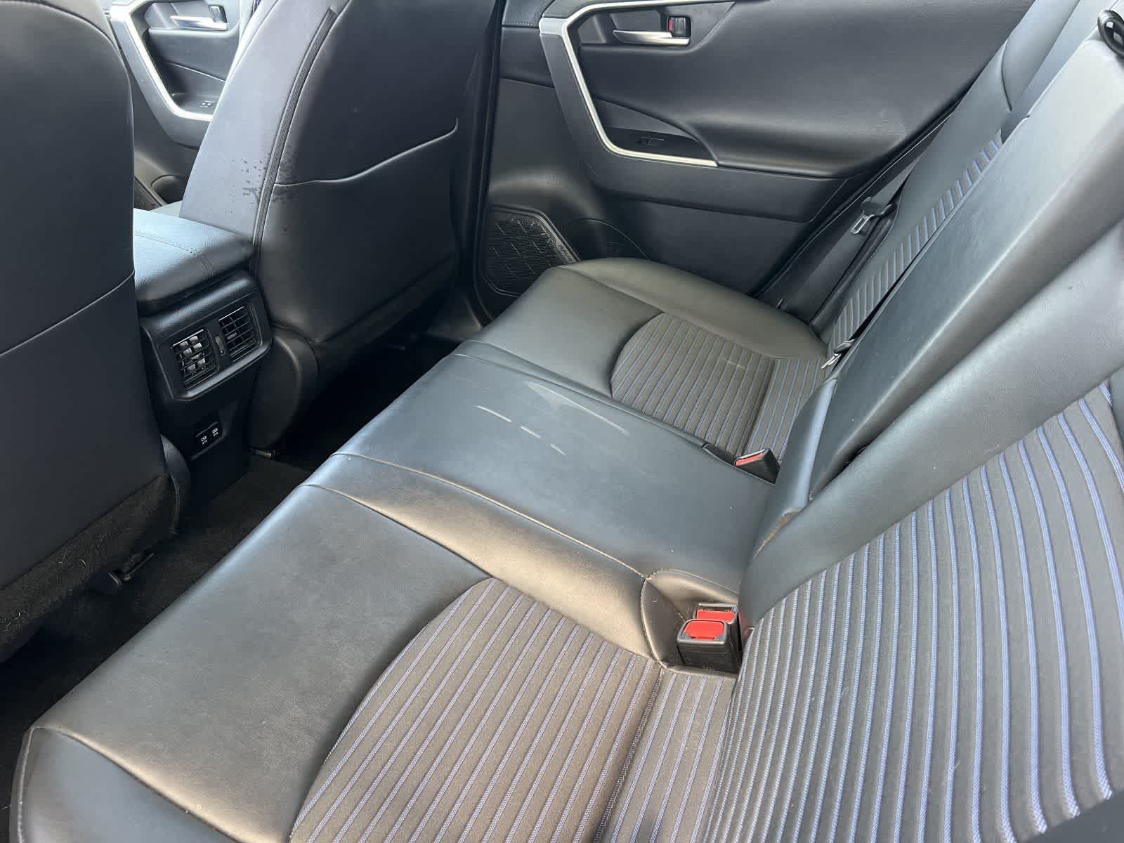 2021 Toyota RAV4 Hybrid XSE photo 4